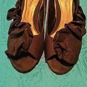 Ann Marino. Black dress heels. 7.5.